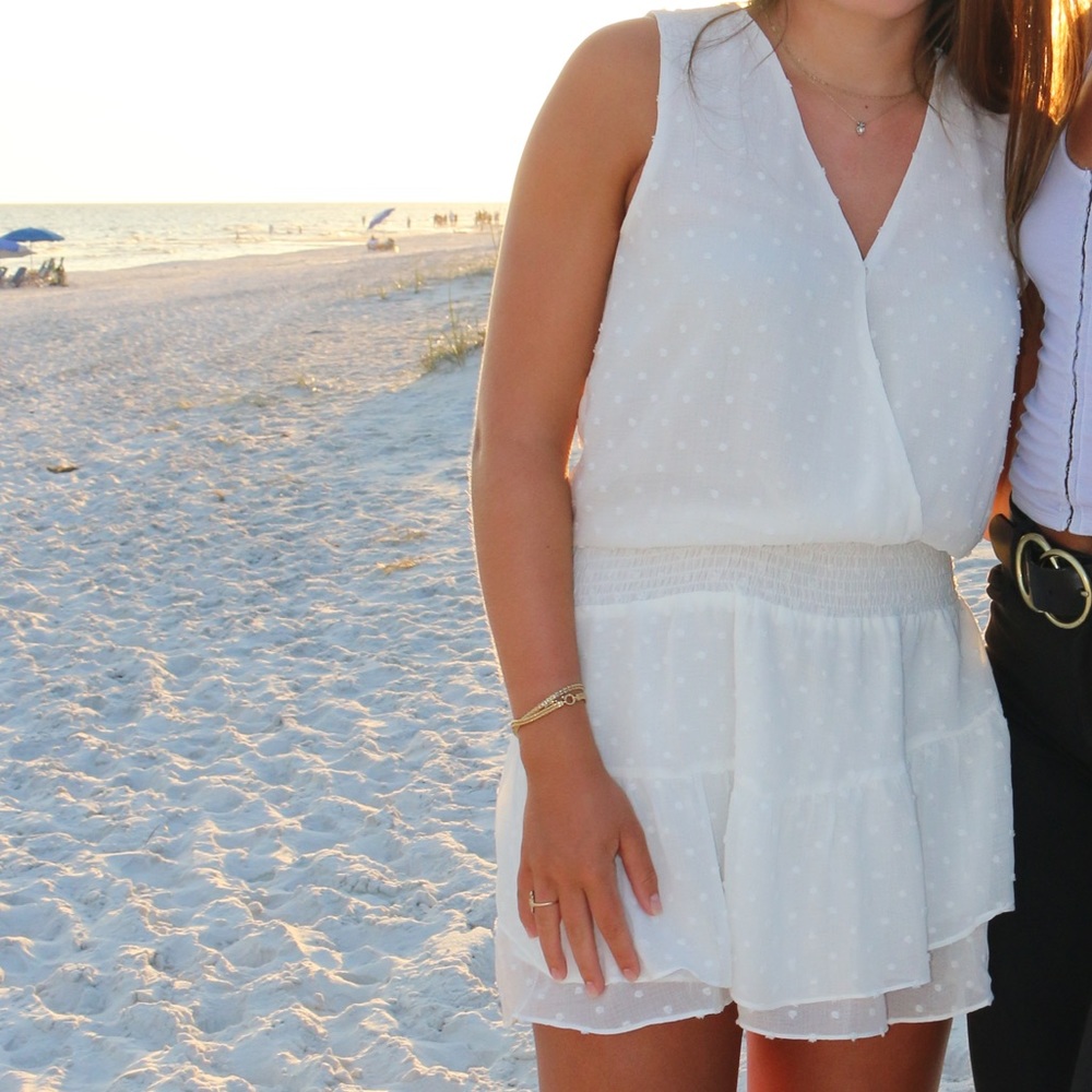 Mustard seed dress. Fitted waist band.